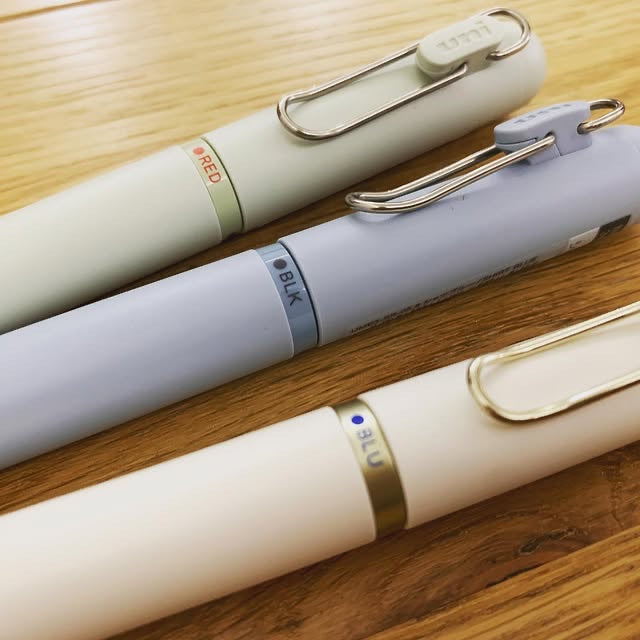 三菱鉛筆uni-ball one 3 三色筆