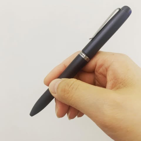 UNI Jetstream Prime靜謐色系金屬旋轉三色筆