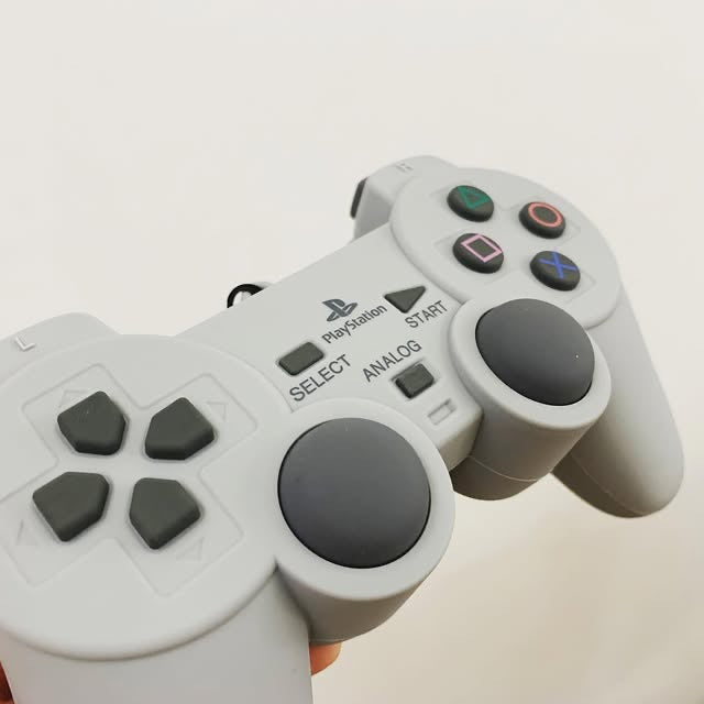 FUNBOX Playstation DUALSHOCK初代手掣造型矽膠收納袋