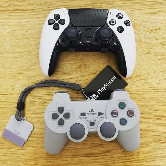 FUNBOX Playstation DUALSHOCK初代手掣造型矽膠收納袋