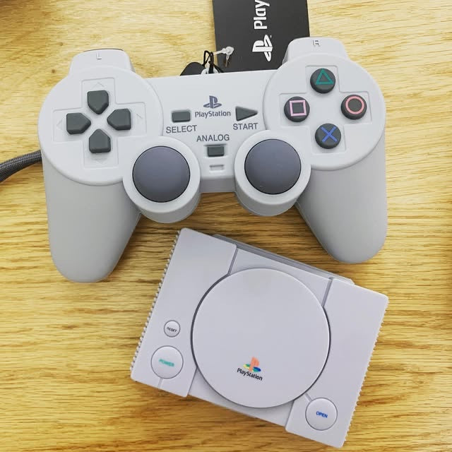 FUNBOX Playstation DUALSHOCK初代手掣造型矽膠收納袋